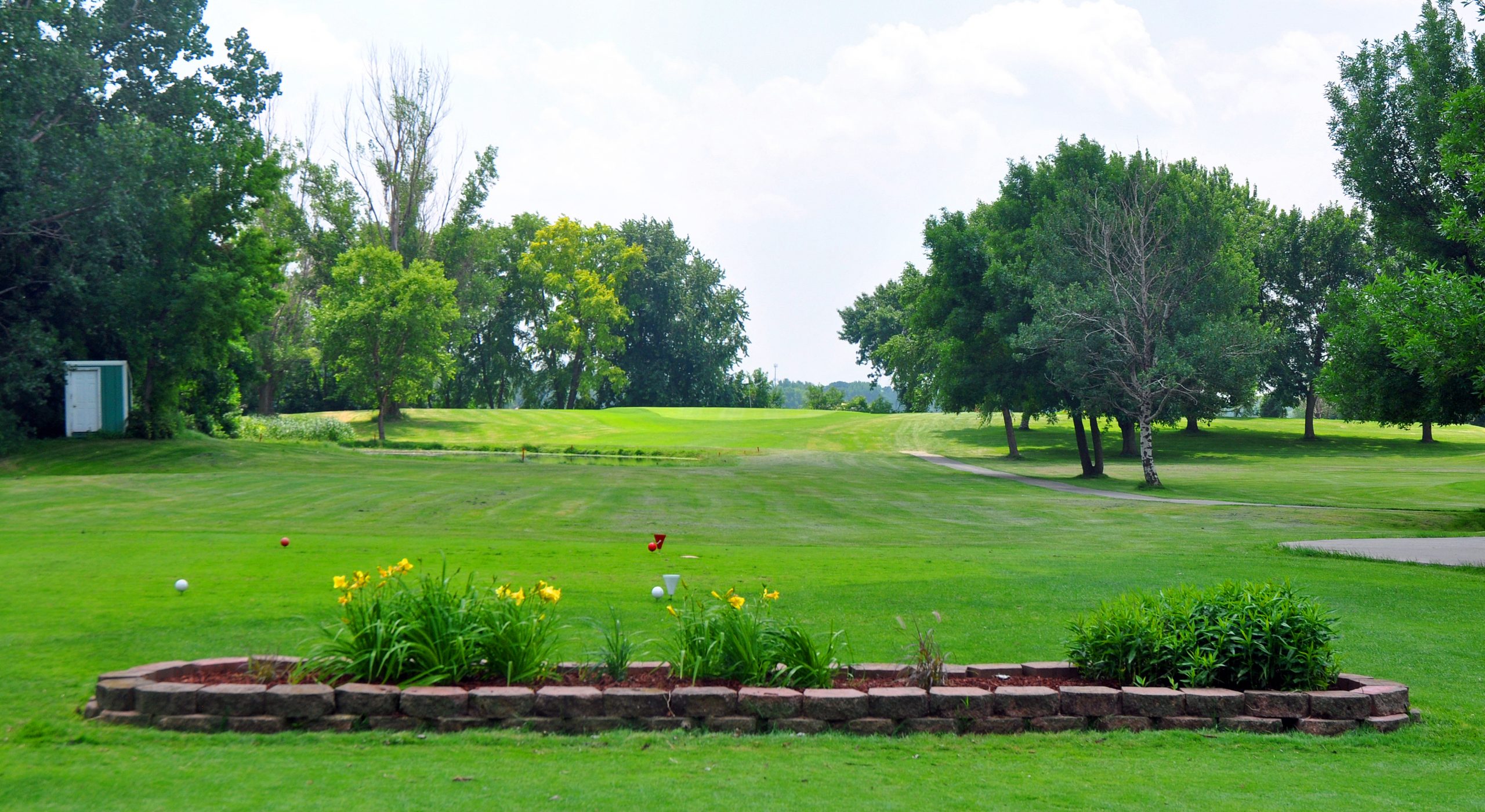 hole6teetogreenfiveislandgolfcourseemmetsburg The Shores at